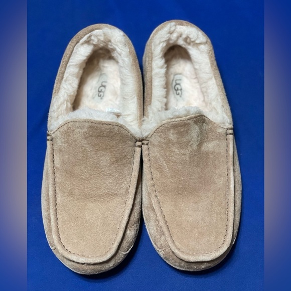 EUC UGG ASCOT 5775 MEN’SSUEDE SLIPPERS SIZE 9